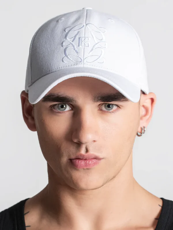 White Nouveau Cap Gianni Kavanagh