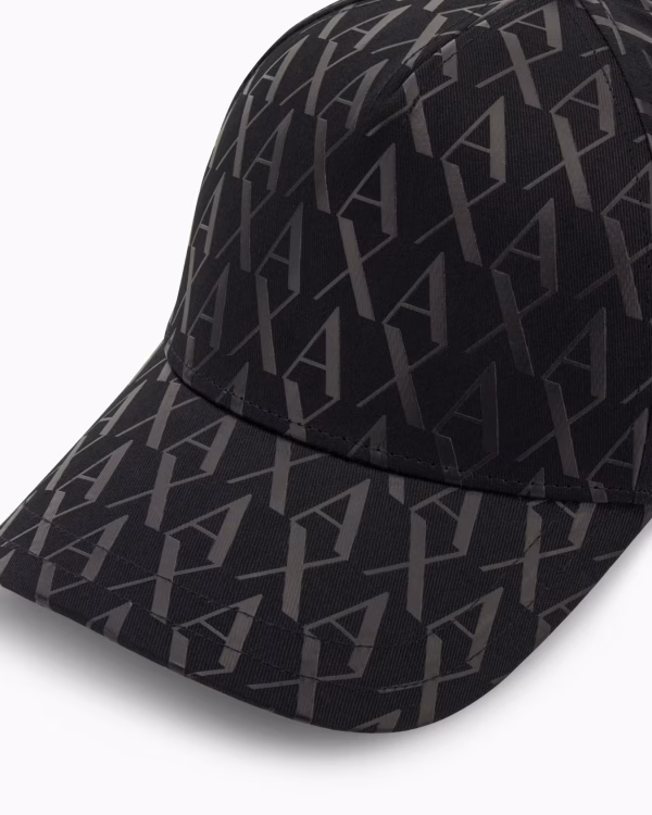Gorro con visera y logo por toda la prenda - Imagen 2
